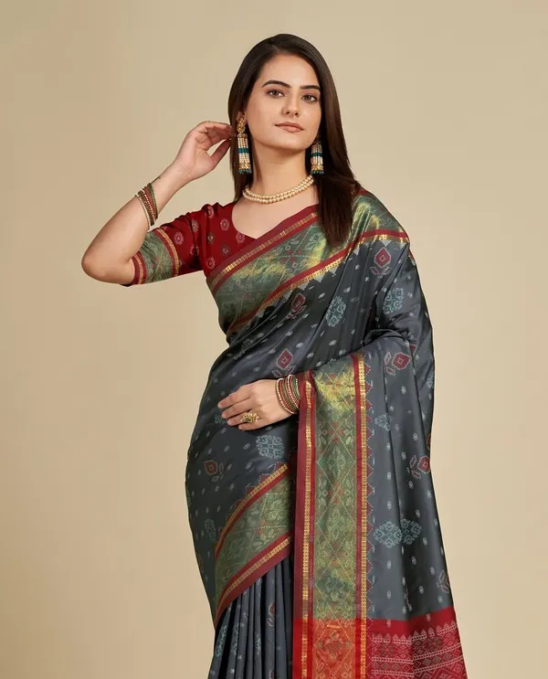 Grey_Cotton_Silk_Woven_Patola_Saree_With_Unstitched_Blouse_For_Women