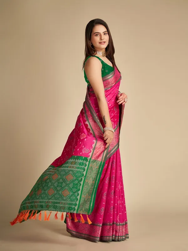 Pink_Cotton_Silk_Woven_Patola_Saree_With_Unstitched_Blouse_For_Women