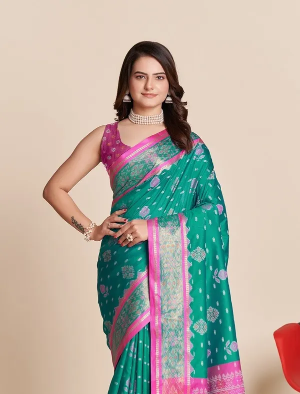 Green_Cotton_Silk_Woven_Patola_Saree_With_Unstitched_Blouse_For_Women