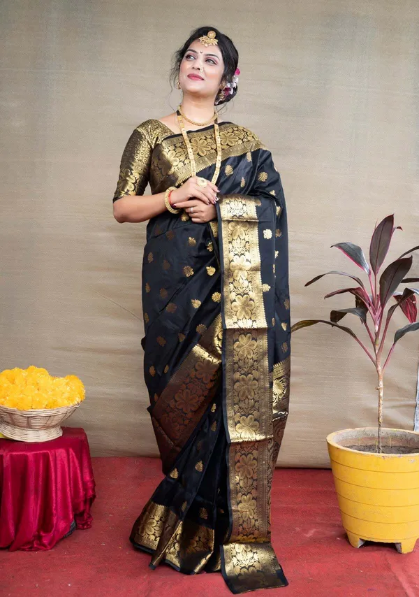 Black_Cotton_Silk_Woven_Banarasi_Saree_With_Unstitched_Blouse_For_Women