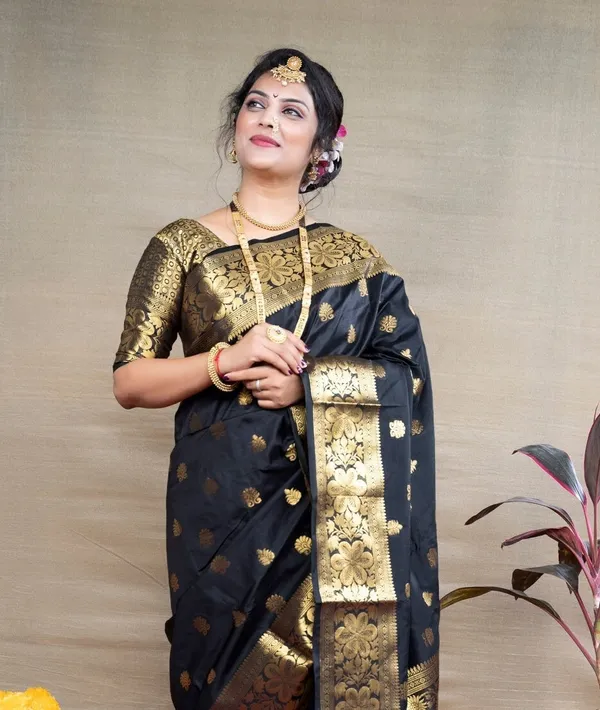 Black_Cotton_Silk_Woven_Banarasi_Saree_With_Unstitched_Blouse_For_Women