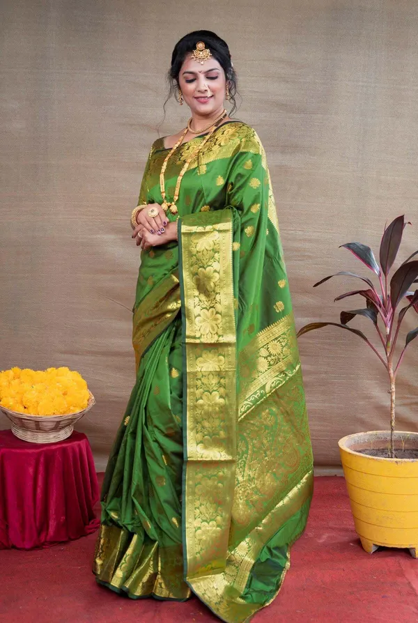 Green_Cotton_Silk_Woven_Banarasi_Saree_With_Unstitched_Blouse_For_Women