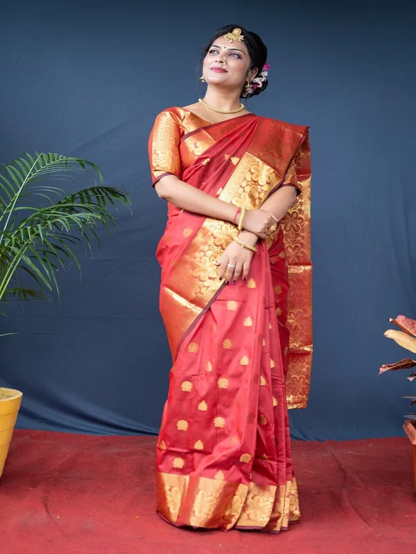 Red_Cotton_Silk_Woven_Banarasi_Saree_With_Unstitched_Blouse_For_Women