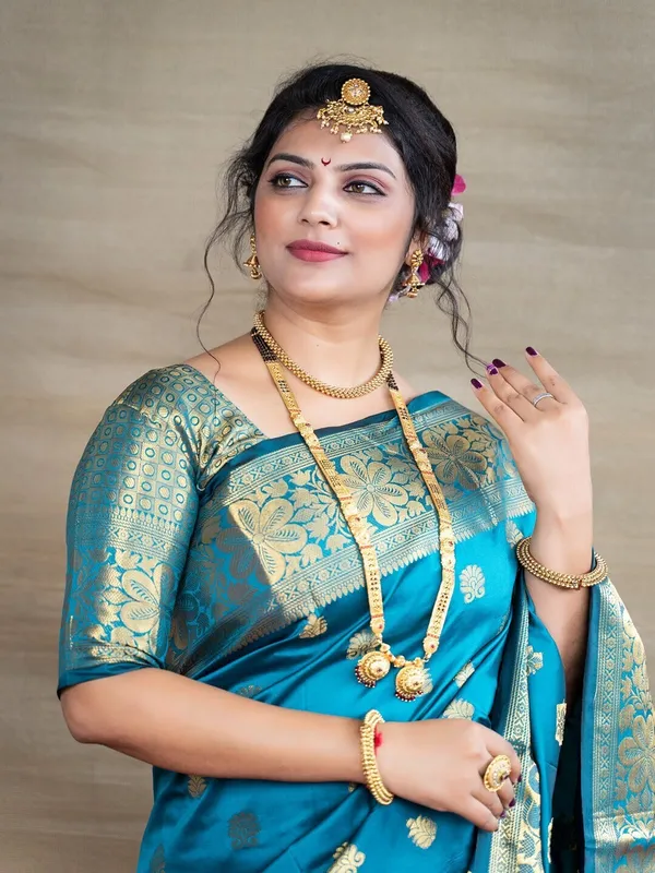 Blue_Cotton_Silk_Woven_Banarasi_Saree_With_Unstitched_Blouse_For_Women