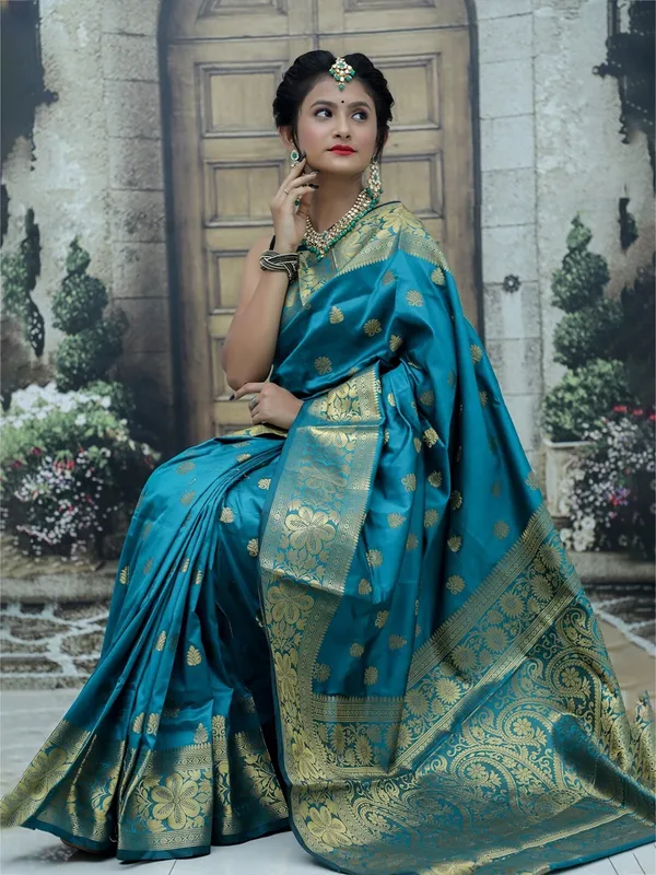 Blue_Cotton_Silk_Woven_Banarasi_Saree_With_Unstitched_Blouse_For_Women