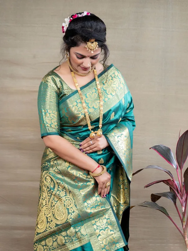 Green_Cotton_Silk_Woven_Banarasi_Saree_With_Unstitched_Blouse_For_Women