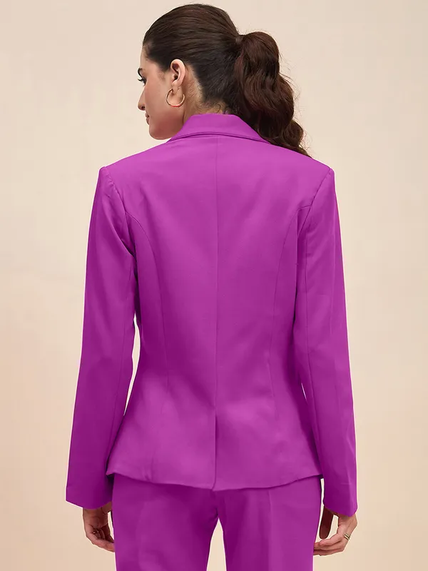Notched_Lapel_Single-Breasted_Blazer
