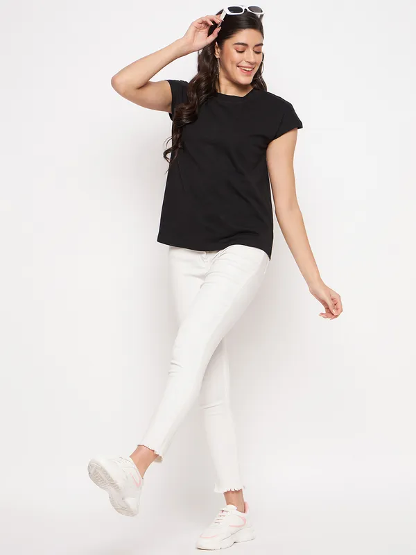 BRINNS_Round_Neck_Extended_Sleeves_T-shirt