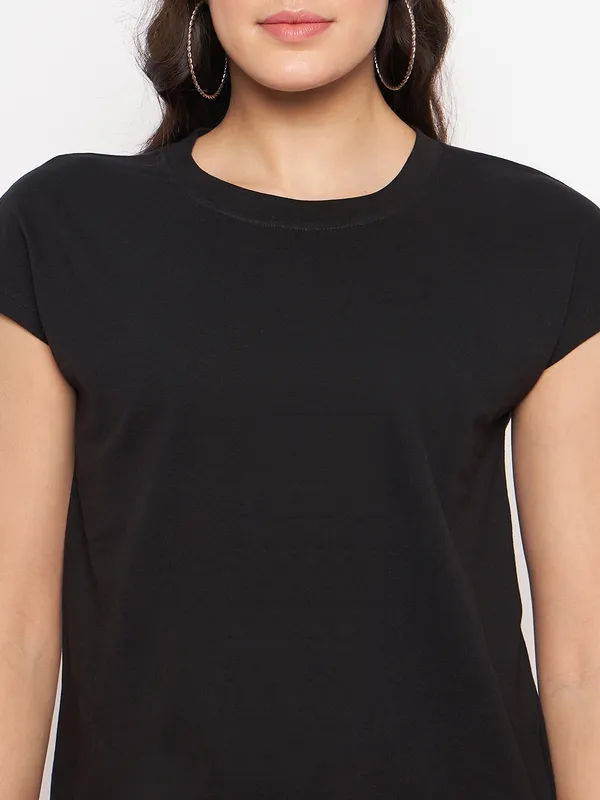 BRINNS_Round_Neck_Extended_Sleeves_T-shirt