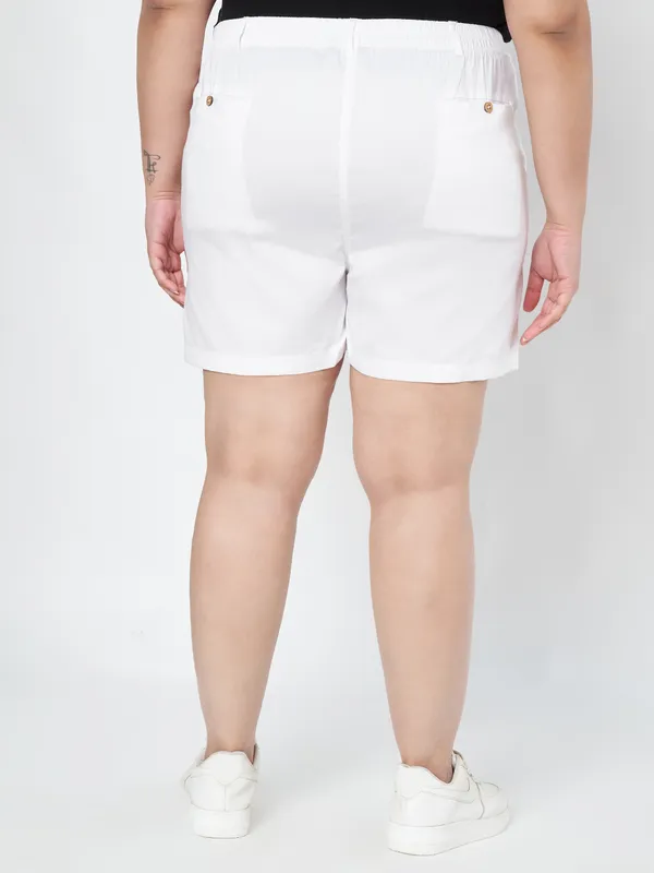 BRINNS_Women_Mid-Rise_Plus_Size_Shorts