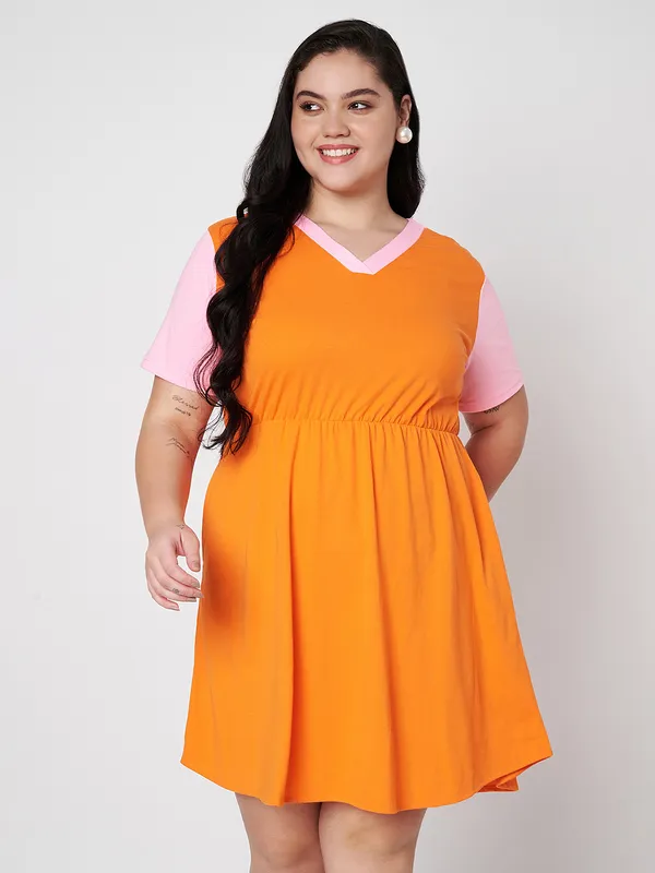 BRINNS_Plus_Size_Colourblocked_Dress