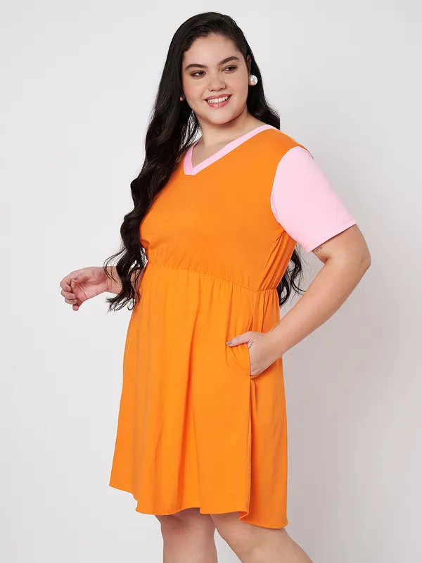 BRINNS_Plus_Size_Colourblocked_Dress