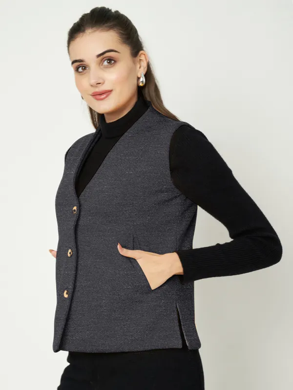 V-Neck_Casual_Waistcoat