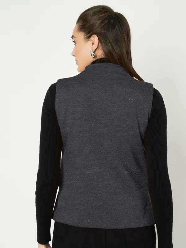 V-Neck_Casual_Waistcoat