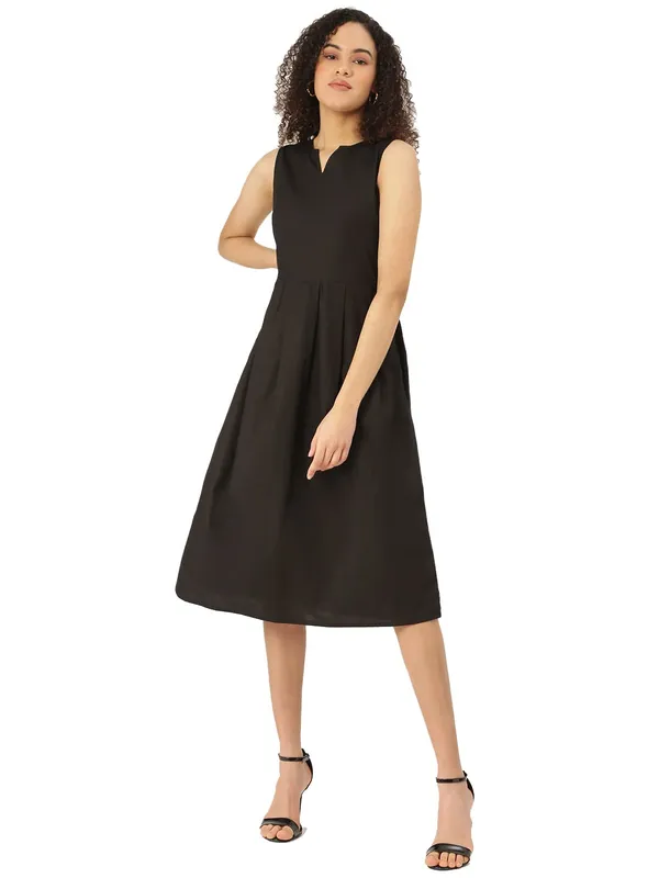 BRINNS_Black_Midi_Dress
