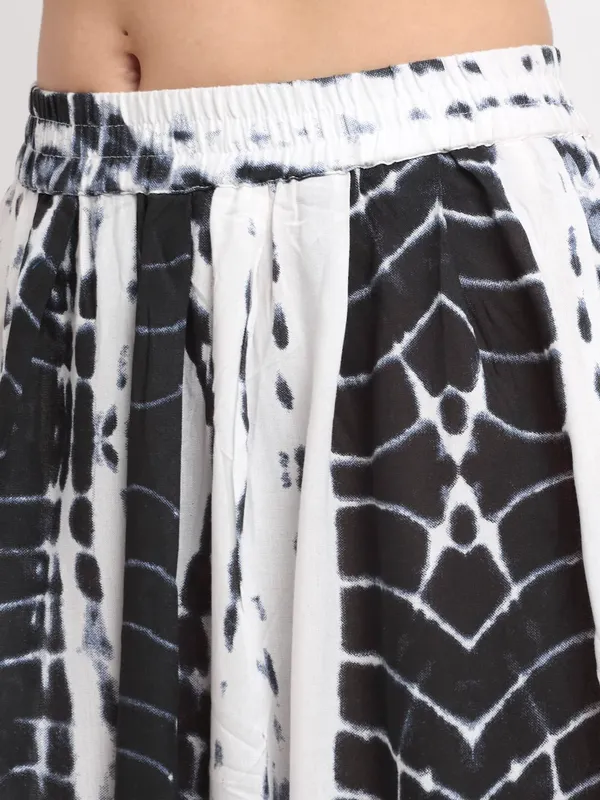 BRINNS_Women's_White_&_Blue_Solid_Color_Tie_&_Dye_Print_Midi_Skirt