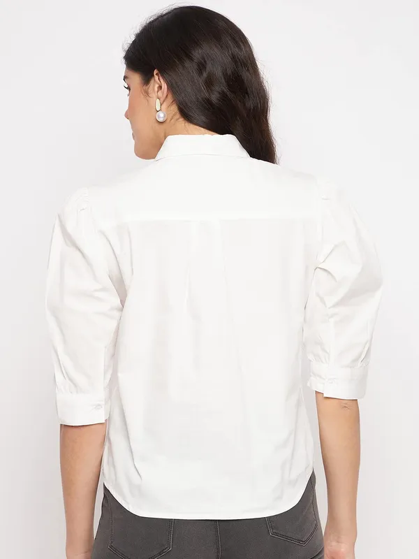BRINNS_Solid_Opaque_Casual_Shirt_with_Puff_Sleeves_and_Curved_Hem_-_Fashionable_and_Comfortable_for_Women's_Everyday_Wear