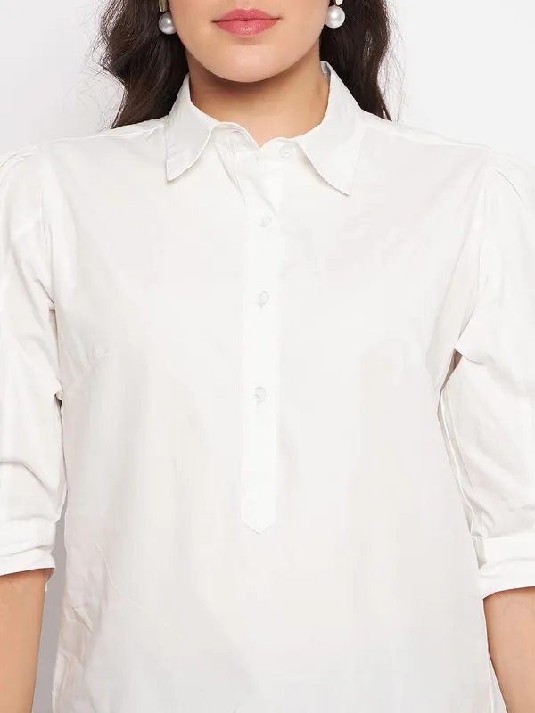 BRINNS_Solid_Opaque_Casual_Shirt_with_Puff_Sleeves_and_Curved_Hem_-_Fashionable_and_Comfortable_for_Women's_Everyday_Wear