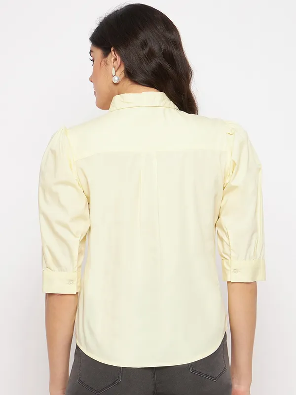 BRINNS_Solid_Opaque_Casual_Shirt_with_Puff_Sleeves_and_Curved_Hem_-_Fashionable_and_Comfortable_for_Women's_Everyday_Wear