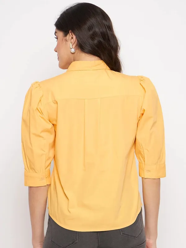 BRINNS_Solid_Opaque_Casual_Shirt_with_Puff_Sleeves_and_Curved_Hem_-_Fashionable_and_Comfortable_for_Women's_Everyday_Wear