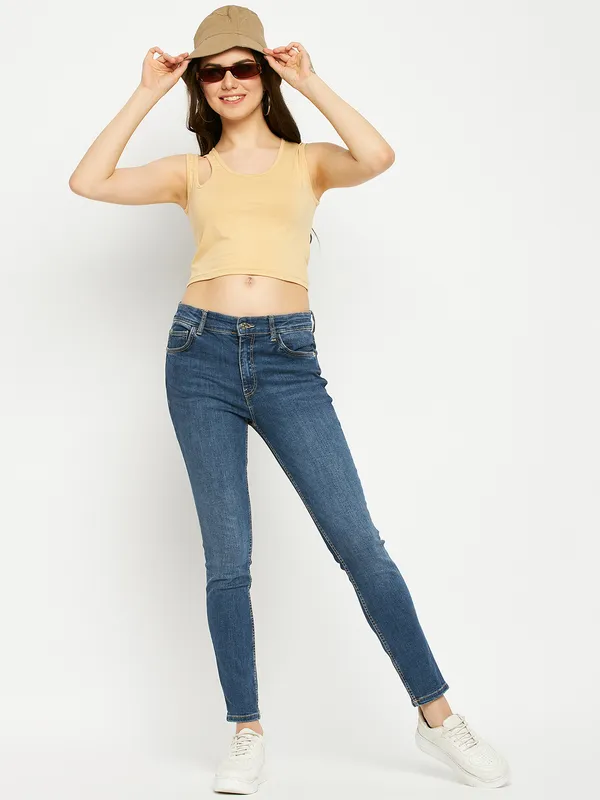 Round_Neck_Cut_Out_Fitted_Crop_Top