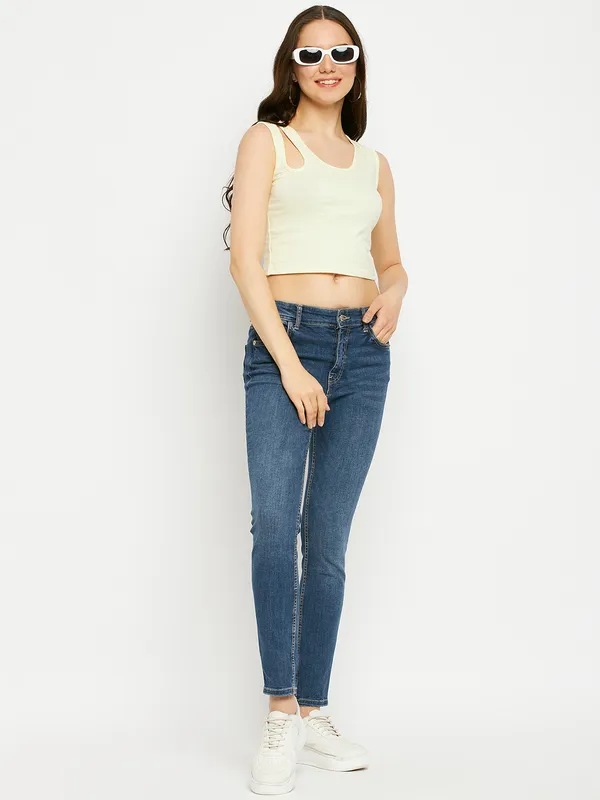 Round_Neck_Cut_Out_Fitted_Crop_Top