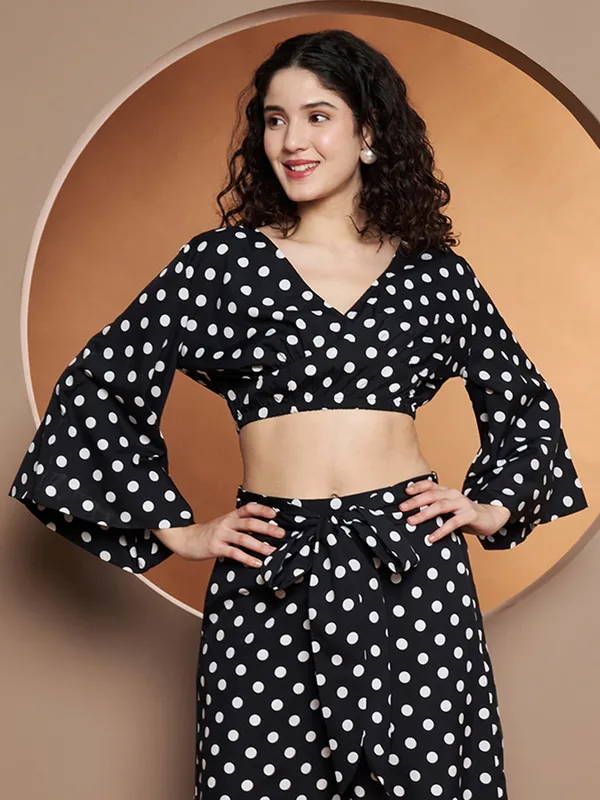 Printed_Bell_Sleeve_Fitted_Crop_Top
