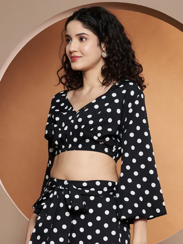 Printed_Bell_Sleeve_Fitted_Crop_Top