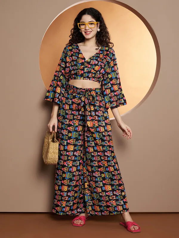 Printed_Bell_Sleeve_Fitted_Crop_Top