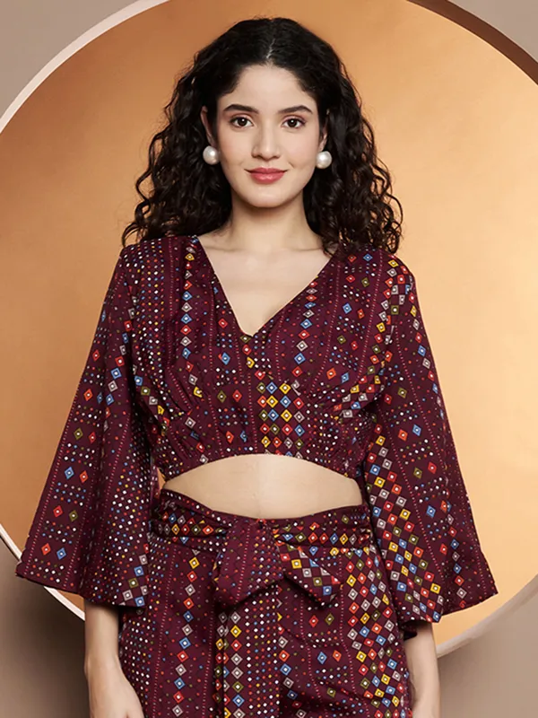 Printed_Bell_Sleeve_Fitted_Crop_Top