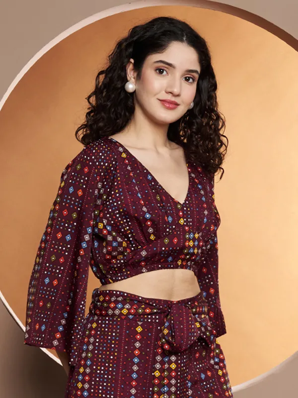 Printed_Bell_Sleeve_Fitted_Crop_Top