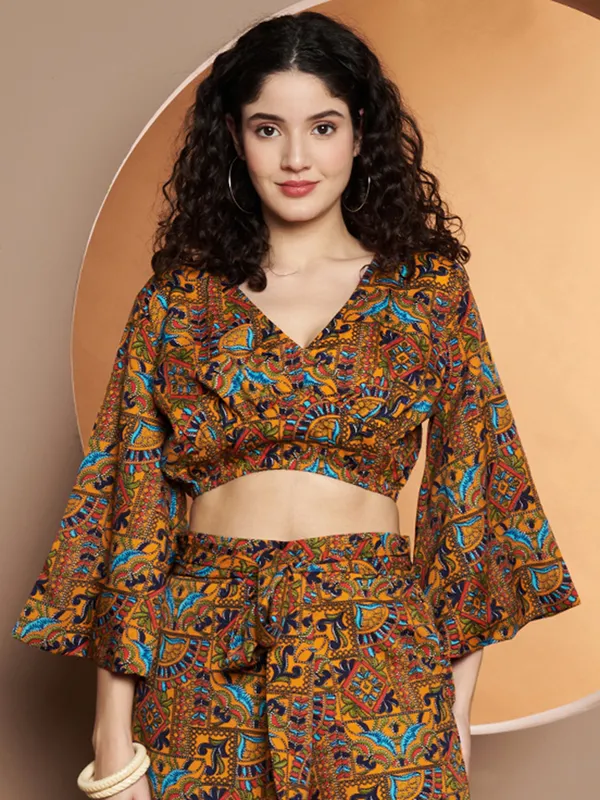 Printed_Bell_Sleeve_Fitted_Crop_Top