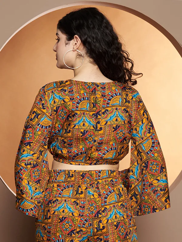 Printed_Bell_Sleeve_Fitted_Crop_Top