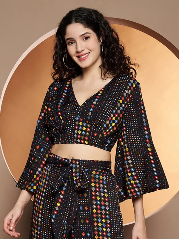 Printed_Bell_Sleeve_Fitted_Crop_Top