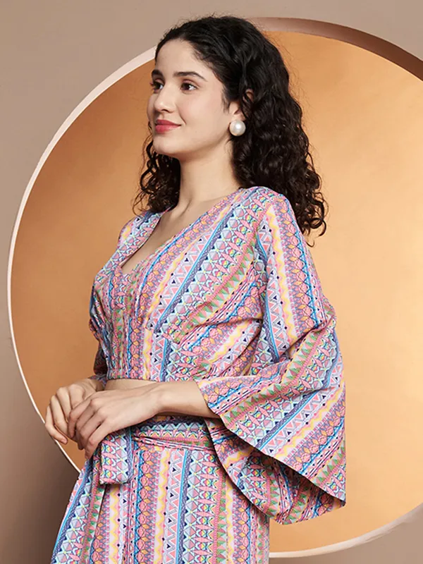 Printed_Bell_Sleeve_Fitted_Crop_Top
