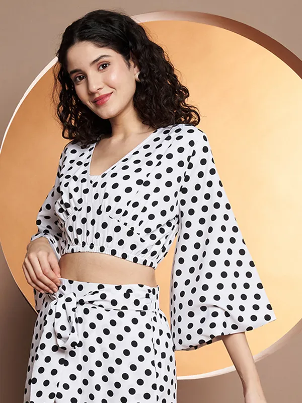 Printed_Bell_Sleeve_Fitted_Crop_Top