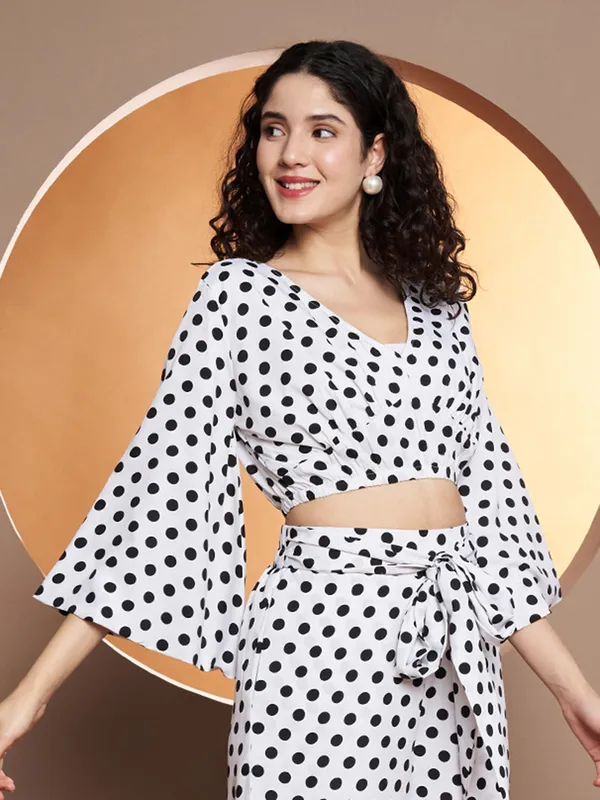 Printed_Bell_Sleeve_Fitted_Crop_Top