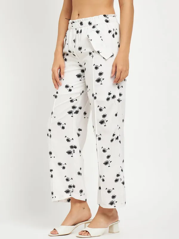 BRINNS_Women_Relaxed_Straight_Leg_Straight_Fit_Pleated_Parallel_Trousers