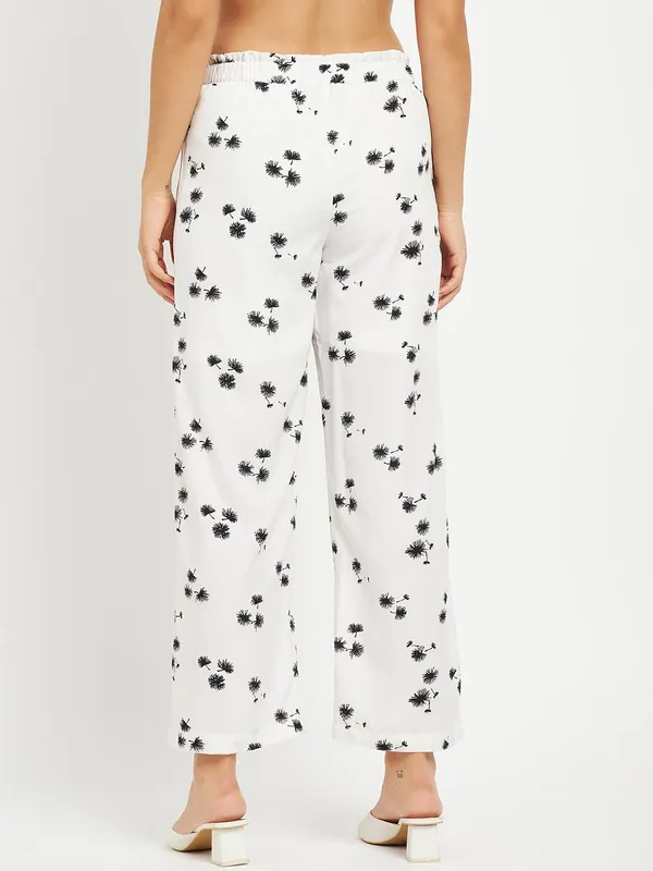BRINNS_Women_Relaxed_Straight_Leg_Straight_Fit_Pleated_Parallel_Trousers