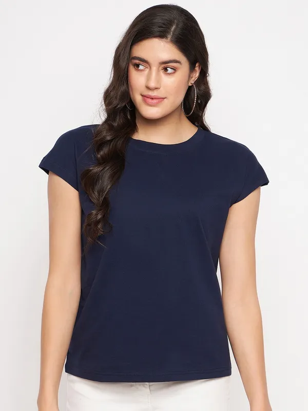 Round_Neck_Extended_Sleeves_T-shirt