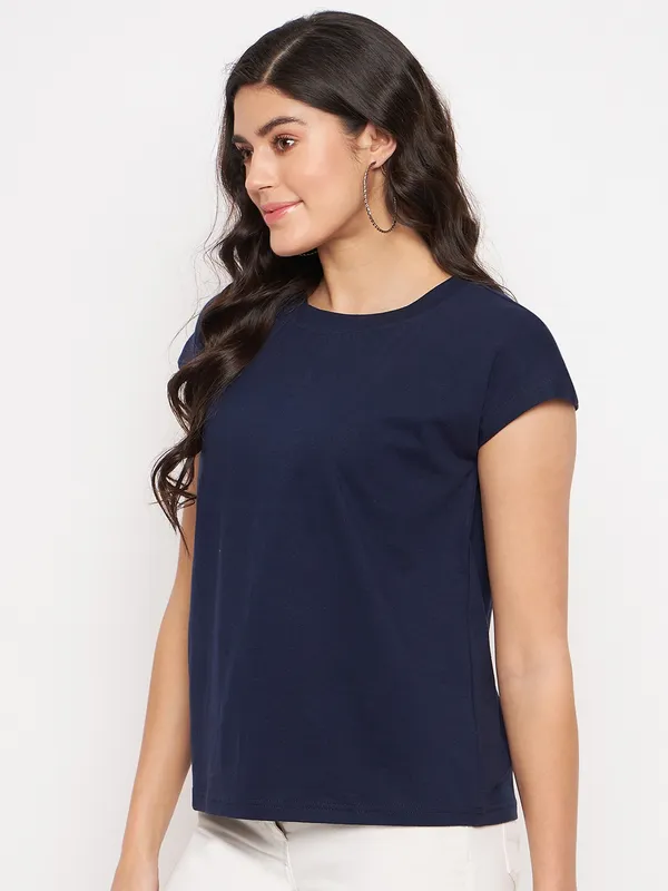 Round_Neck_Extended_Sleeves_T-shirt