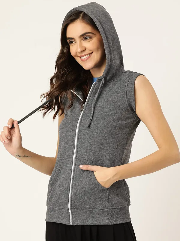 Hooded_Sleeveless_Sweat-shirt