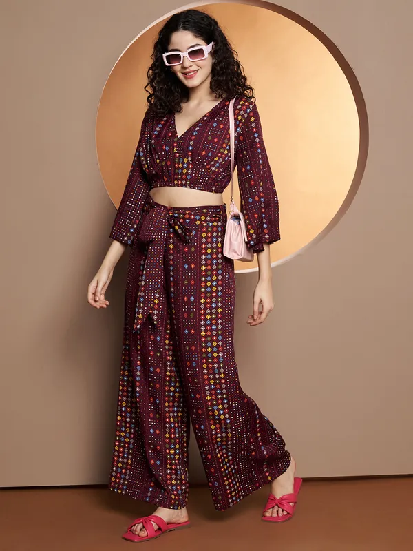 BRINNS_Printed_V-Neck_Top_With_Palazzo
