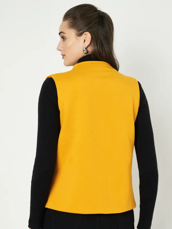 Woven_V-Neck_Casual_Waistcoat