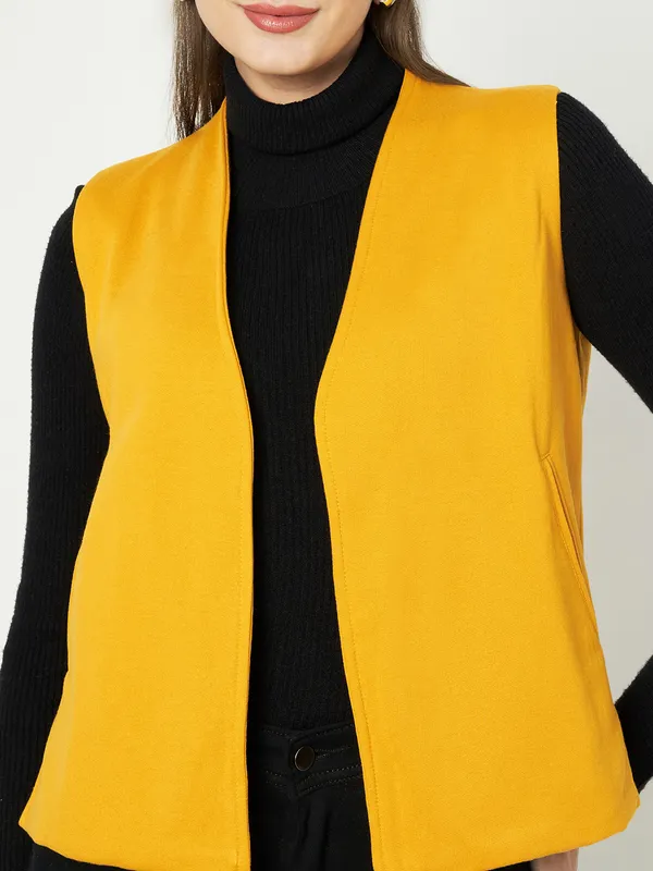 Woven_V-Neck_Casual_Waistcoat