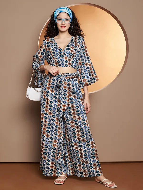 BRINNS_Printed_V-Neck_Top_With_Palazzo