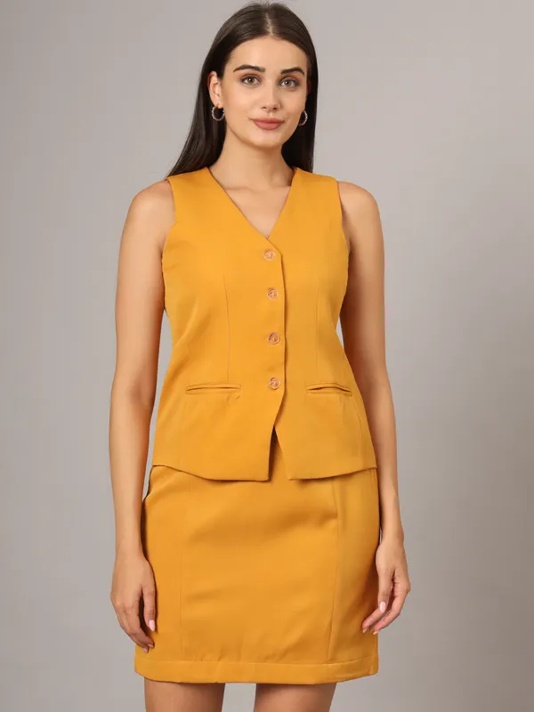 V-Neck_Waistcoat_With_Skirt