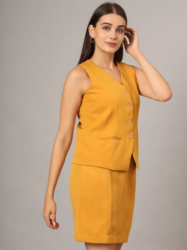 V-Neck_Waistcoat_With_Skirt