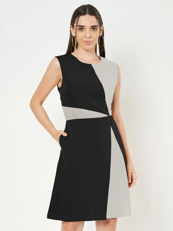BRINNS_Women_Colourblocked_A-Line_Dress