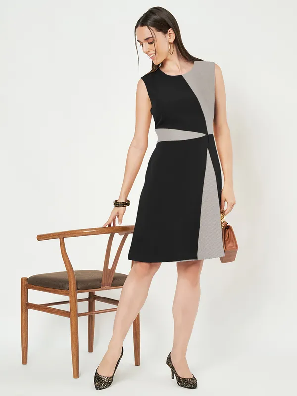 BRINNS_Women_Colourblocked_A-Line_Dress